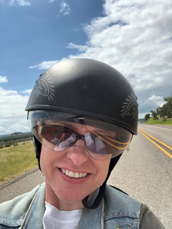 Ros Alainn Black Helmet Blue Sky Wind Therapy